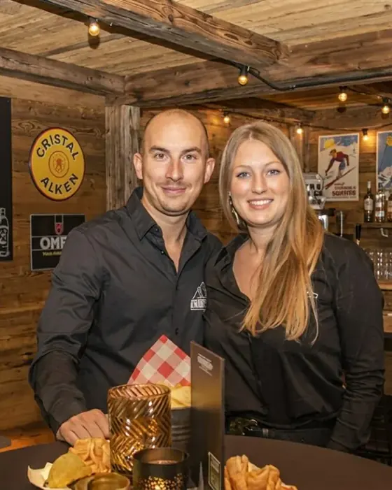 Jelena en Pieter, de uitbaters van De Zoeten Inval en Chalet 9620